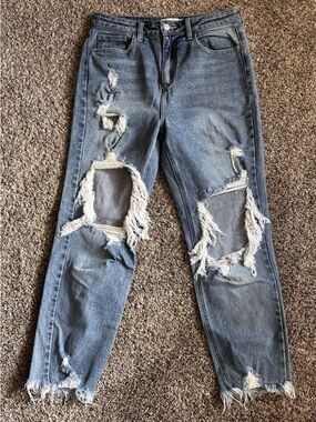 Cello Women’s Size 7 High Rise Distressed Jeans